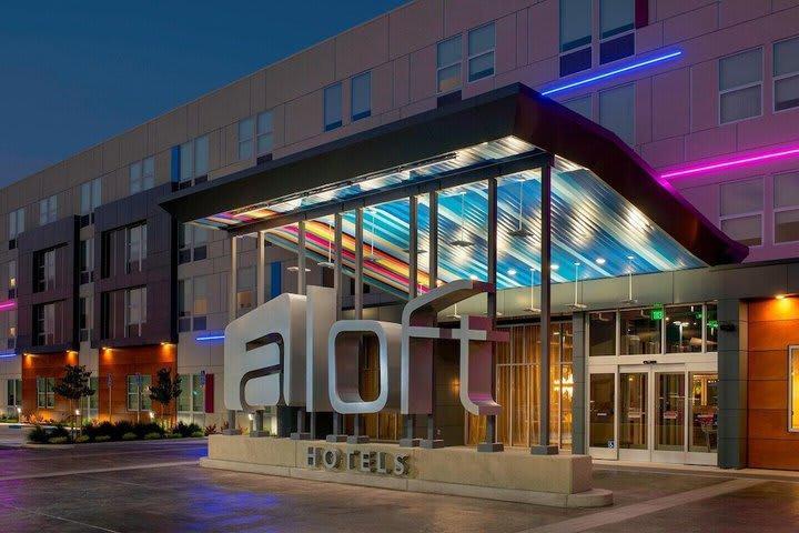 Aloft North Kansas City Exterior photo